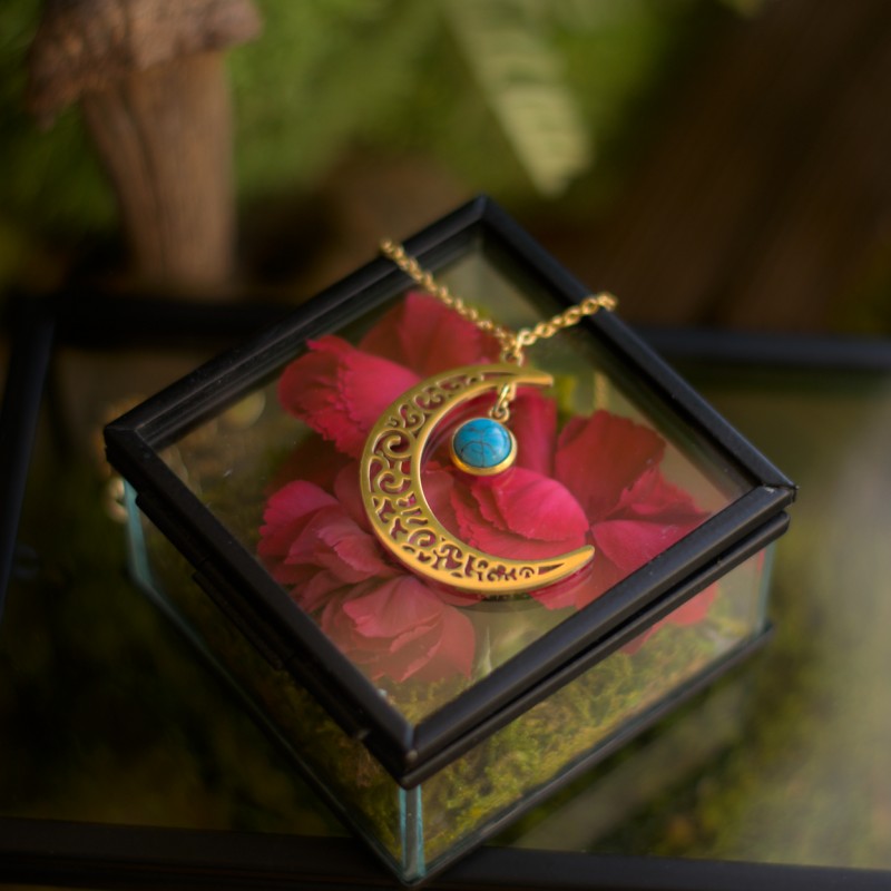 Naszyjnik z Turkusem i ażurowym księżycem