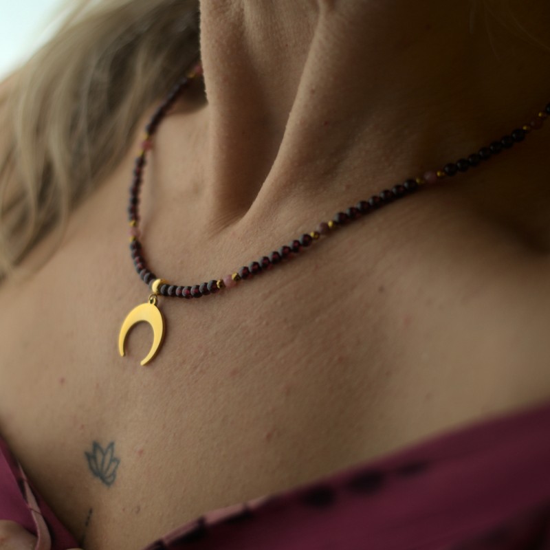 Naszyjnik z granatów - Moc i Miłość