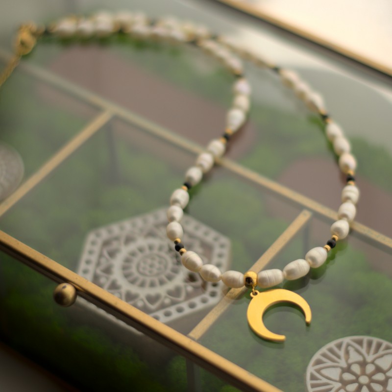 Naszyjniki z perłami i lunulą - Królowa Nocy