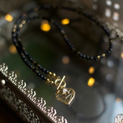 Naszyjnik z onyksów - czuła ochrona